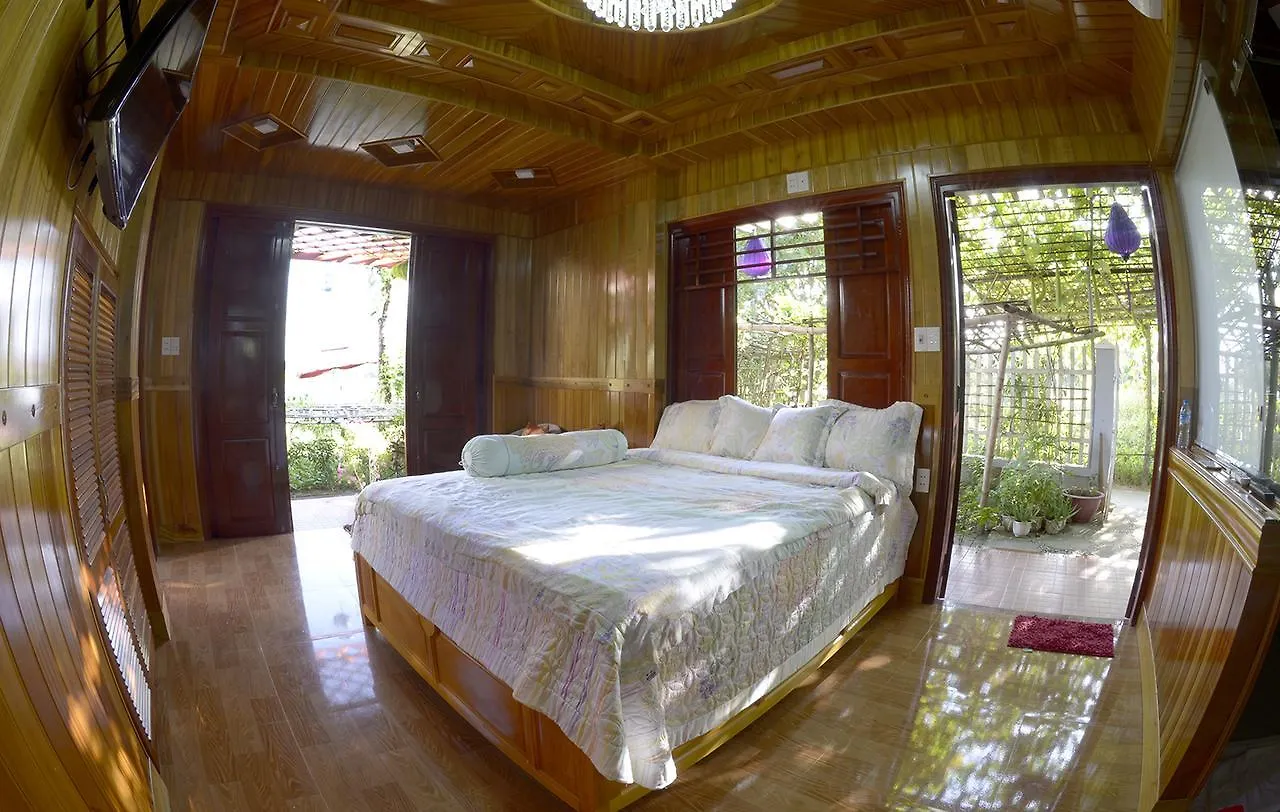 Khamy Riverside Villa 호이안